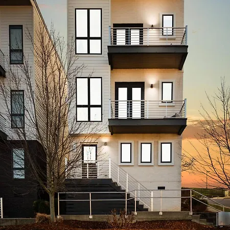 Stella | Downtown Gulch | 7 Min Drive To Broadway! Holiday home