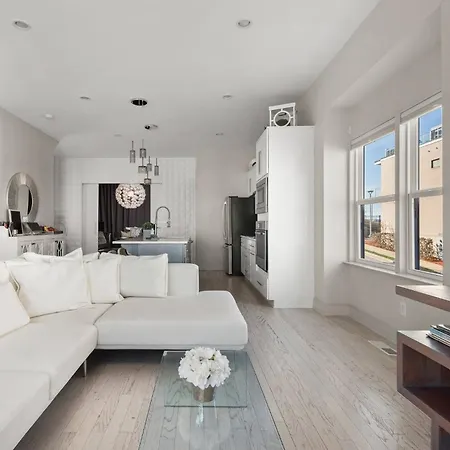 Stella | Downtown Gulch | 7 Min Drive To Broadway! Holiday home Nashville