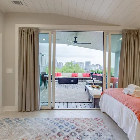 Holiday home The Augustine! | Views, Gym, Walk To Gulch Nashville