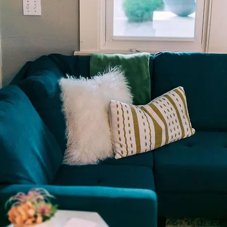 Holiday home House! Hot Tub, Marg Machine, Walk 12south Nashville