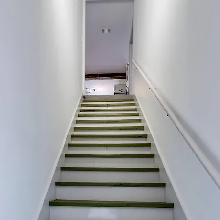 Alley Loft In 12 South Park Free Hotel