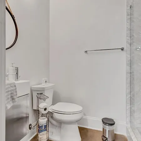 Spacious In - 2mi To Lower Broadway