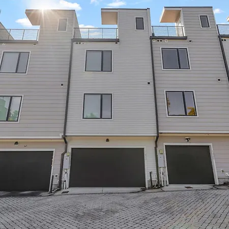 Spacious In - 2mi To Lower Broadway *