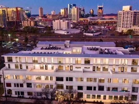 Amazing Downtown W Pool And Free Parking Nashville