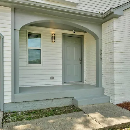 Holiday home Nest: Renovated Retreat Near Bna