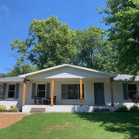 Hip 3 Bed 2 Bath
