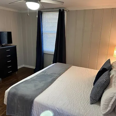 Hip 3 Bed 2 Bath * Nashville