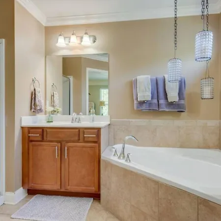 Cheerful In Hip Westmeade! Holiday home Nashville