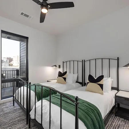 Records - 4 Units - Pool & Gym - Mins To Broadway Holiday home Nashville
