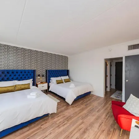Two On Music Row That Sleeps 14 With Pool And Parking Nashville
