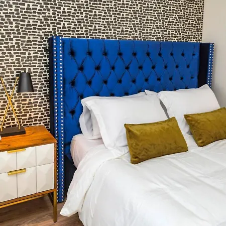 Holiday home Two On Music Row That Sleeps 14 With Pool And Parking Nashville