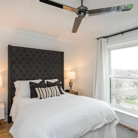 Two On Music Row That Sleeps 14 With Pool And Parking Nashville