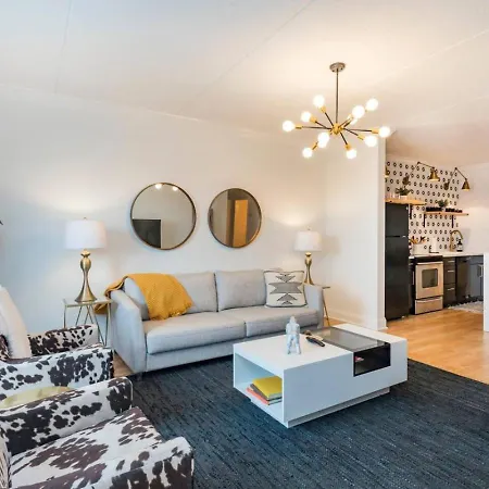 Two On Music Row That Sleeps 14 With Pool And Parking Nashville