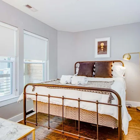 Couple Townhome Getaway Near East *