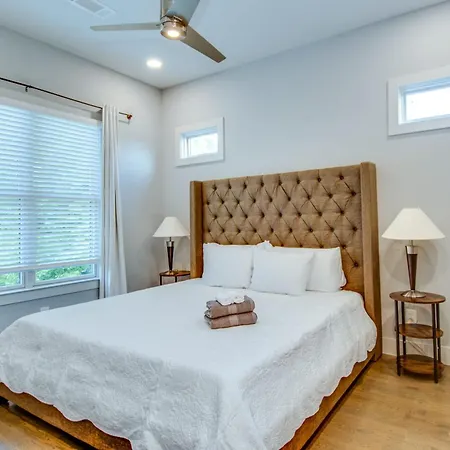 Modern Duplex - 1 Mile From Robust Nightlife *