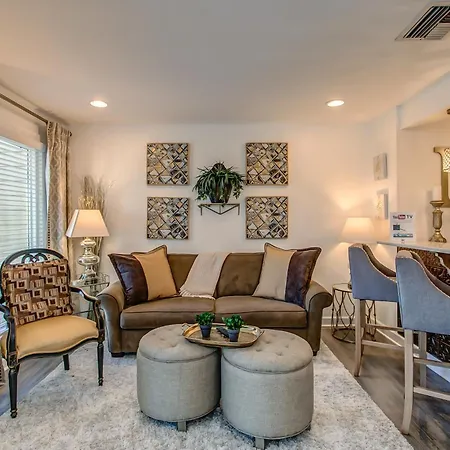 Holiday home Riverfront Minutes From Broadway *