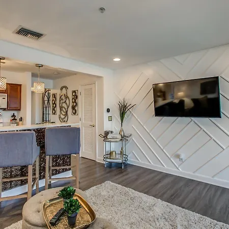 Holiday home Riverfront Minutes From Broadway