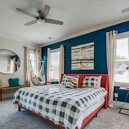 Charming - Near Dt Pet Friendly Holiday home *