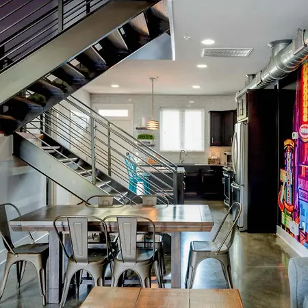 Modern 2 Bdr Townhome Minutes From Downtown Holiday home Nashville