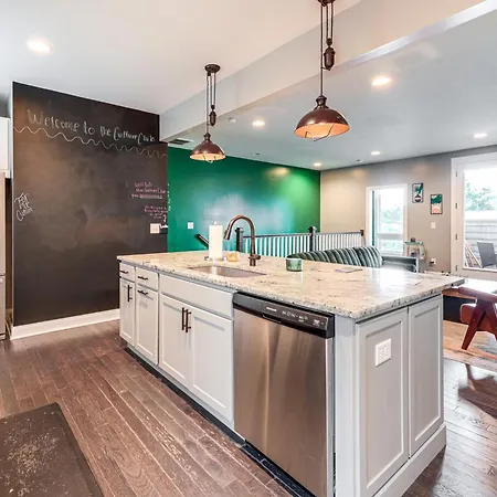 Pet-friendly Abode W/ Balcony In East Nashville! * Nashville