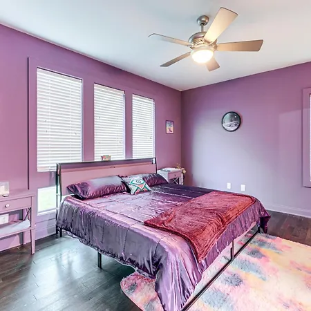 Pet-friendly Abode W/ Balcony In East Nashville!