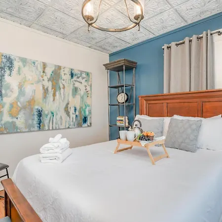 - 1815 Pearl St Holiday home