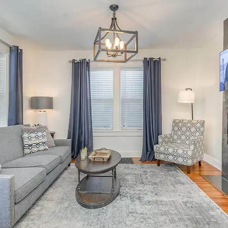 Holiday home - 1815 Pearl St *