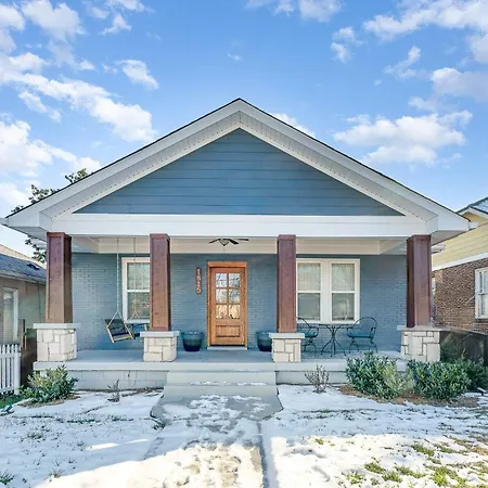 - 1815 Pearl St