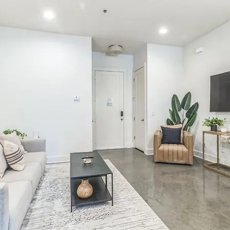 Chic For 4 Near West End *
