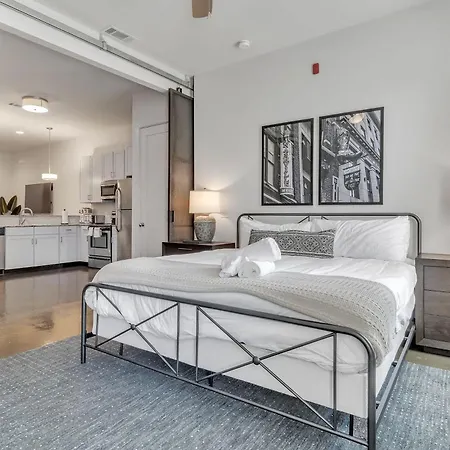 Chic For 4 Near West End *