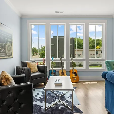 Holiday home Chic Townhome For 8 W Rooftop Nashville