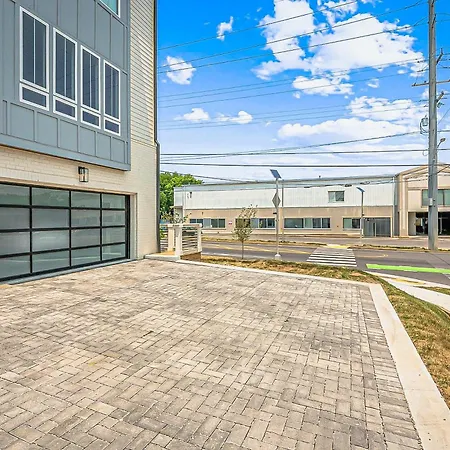 Chic Townhome For 8 W Rooftop Holiday home Nashville