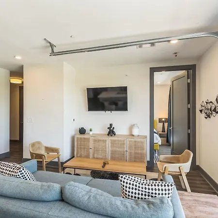 Gorgeous For 8 With Rooftop & Gym Near Dt Apartment *