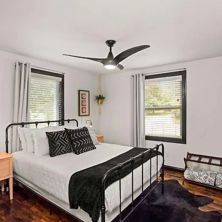 Cozy Close To Opry & Downtown Large Deck