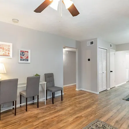 Freshly Renovated - Minutes From Downtown & Bna