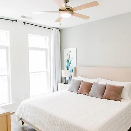 Modern Germantown - Walkable, Quiet & Apartment *