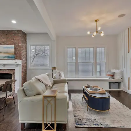 Miss In The Morning , Broadway Boho Holiday home *