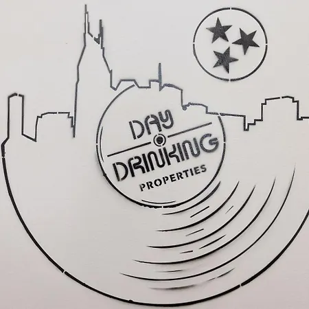 Holiday home 2mi Downtown Hot Tub Balcony 4 King Beds Nashville