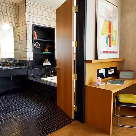 Fairlane Hotel