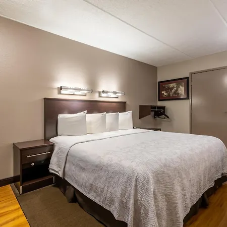 Red Roof Plus+ Airport 3* Nashville