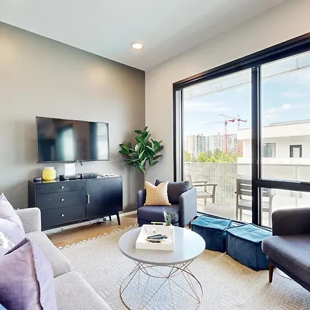 Apartment Illume 303 *
