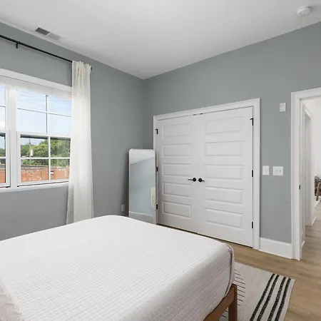 Apartment 3 Miles To Downtown Broadway Bars - Walk To Coffee From *