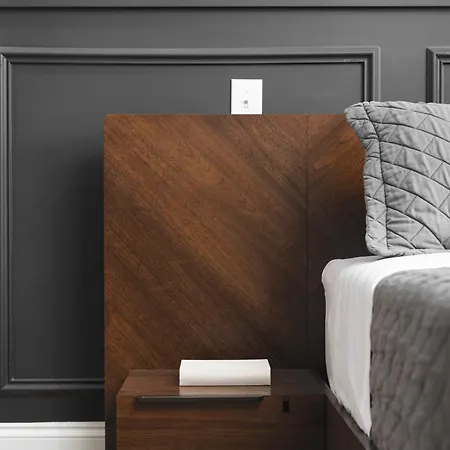 With Free Parking, 3 Mi Downtown & Stadium, By Coffee Apartment *