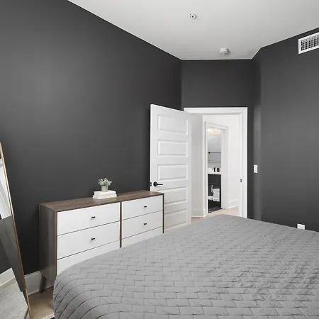 Apartment With Free Parking, 3 Mi Downtown & Stadium, By Coffee *