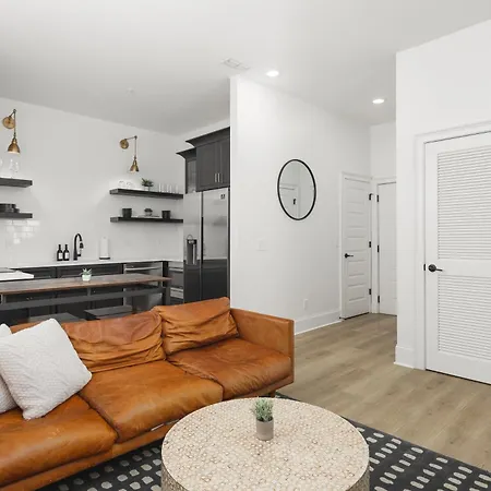 Apartment With Free Parking, 3 Mi Downtown & Stadium, By Coffee Nashville
