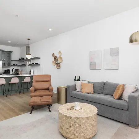 With Free Parking, 3 Miles Downtown, Near Restaurants Apartment *