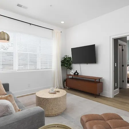 With Free Parking, 3 Miles Downtown, Near Restaurants Apartment *