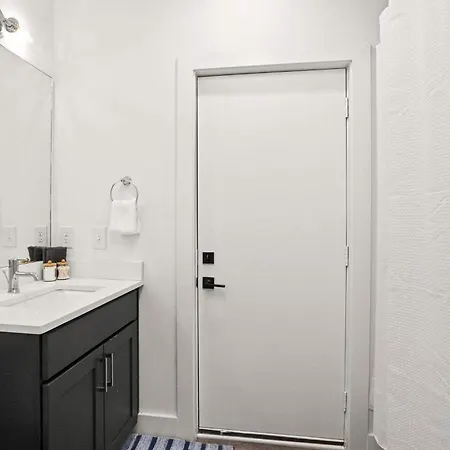 Holiday home Mix At 8th & Argyle Elite Vacation Spot