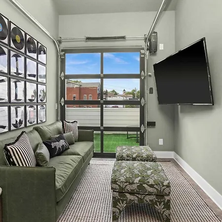 Holiday home Mix At 8th & Argyle Elite Vacation Spot *