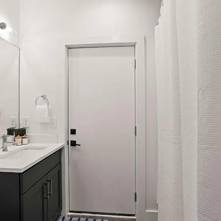 Holiday home Structure At 8th Argyle Elite Nash Vacation Spot *